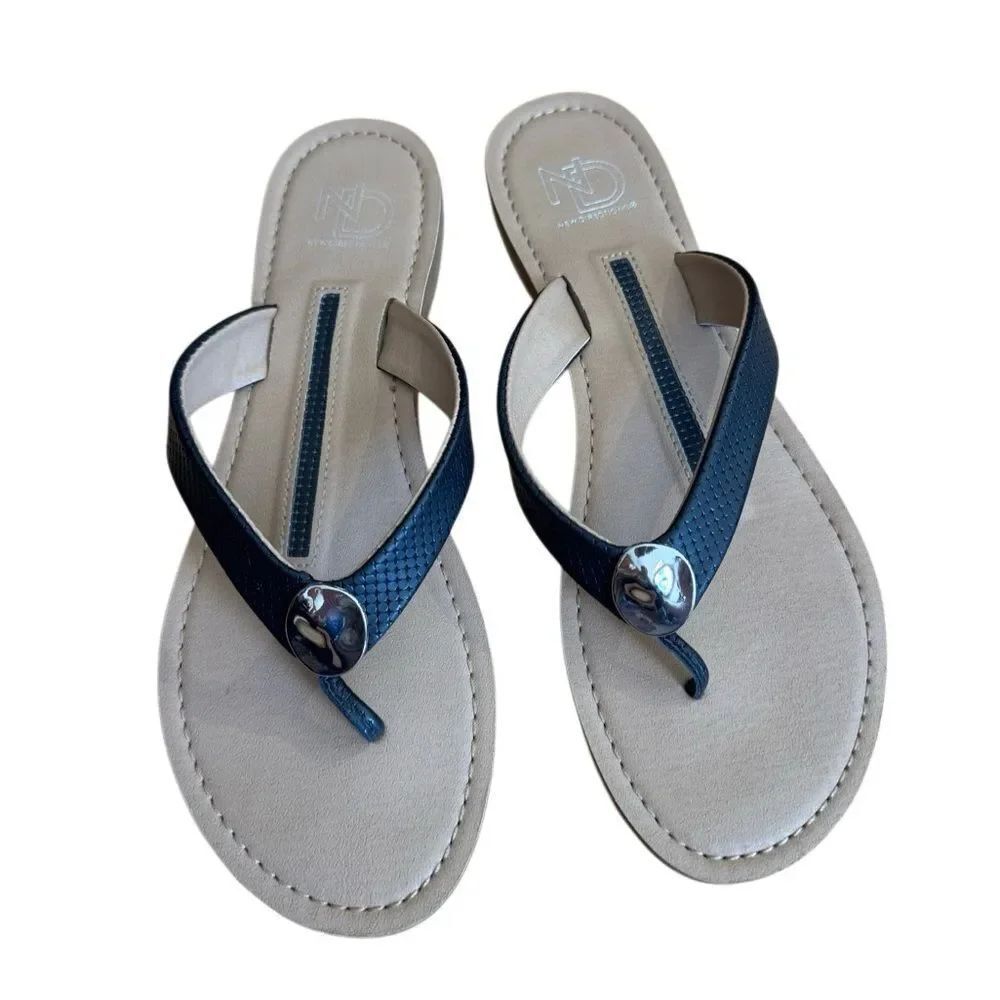New Directions Women's Karsen Thong Sandal w/ Accent in Black Size 10